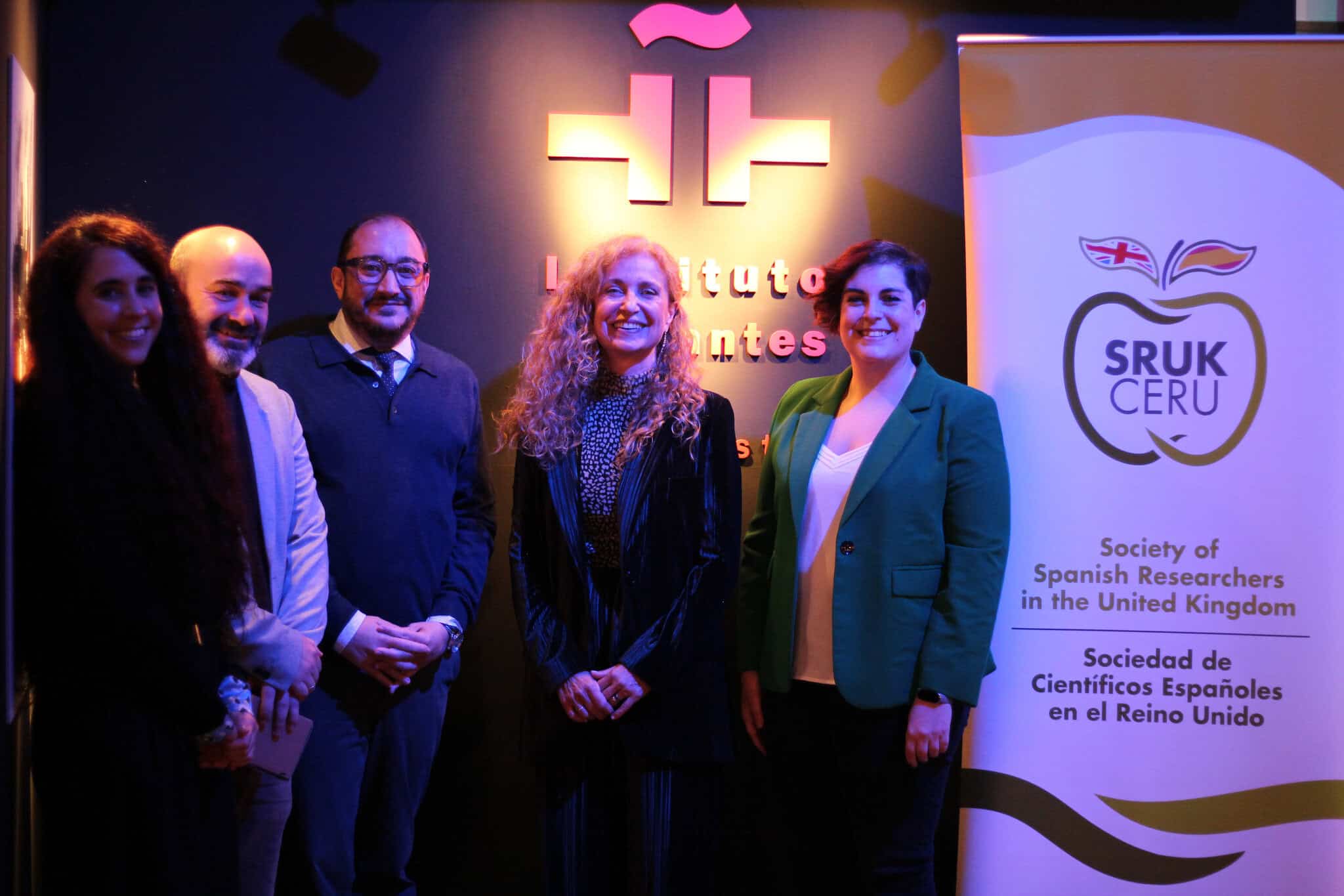 Foto de organizadores y ponentes: de derecha a izquierda: Dr Marta Dominguez Prieto, Prof Estrella Montolío Durán, Dr Carlos Soler Montes, Dr Martín López-Vega y Dr Sara Franco Ortega.